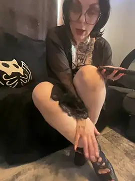 Snapshot of AmalaHexx chatting on 04.12.26 AmalaHexx online show from 04.12.26