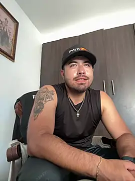 Snapshot of Frednunex chatting on 04.15.26 Frednunex online show from 04.15.26