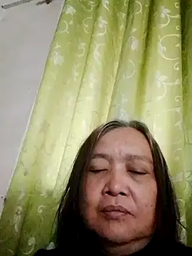 Snapshot of jeanyummytits chatting on 06.11.26 jeanyummytits online show from 06.11.26