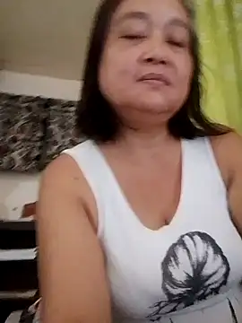 Snapshot of jeanyummytits chatting on 06.19.26 jeanyummytits online show from 06.19.26