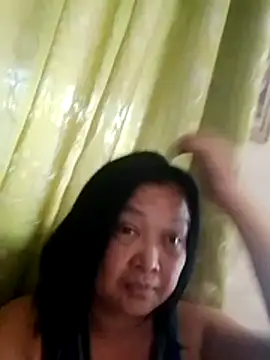 Snapshot of jeanyummytits chatting on 06.20.26 jeanyummytits online show from 06.20.26