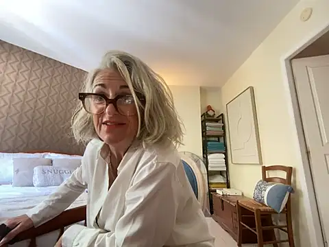 NaughtyMonicaUK online show from 04.18.26