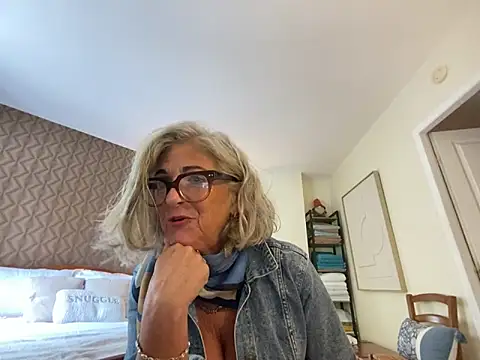 NaughtyMonicaUK online show from 04.19.26