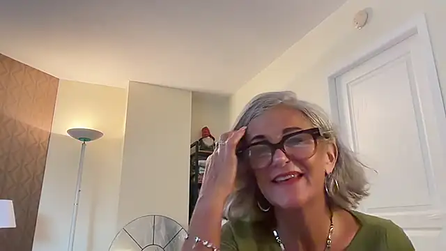 NaughtyMonicaUK online show from 04.22.26