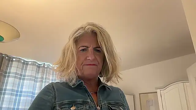 NaughtyMonicaUK online show from 04.25.26
