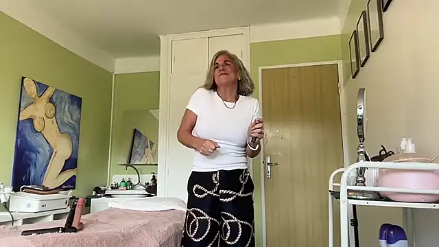 NaughtyMonicaUK online show from 05.15.26