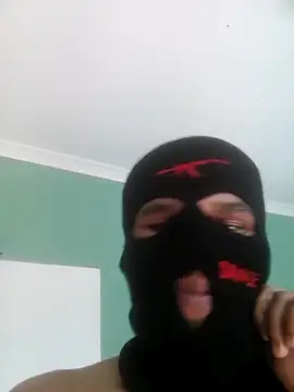 Snapshot of Heizelb chatting on 04.14.26 Heizelb online show from 04.14.26