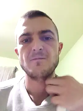 Snapshot of Mariofls chatting on 04.29.26 Mariofls online show from 04.29.26