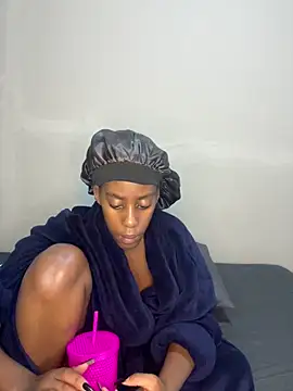 petite bee online show from 05.12.26