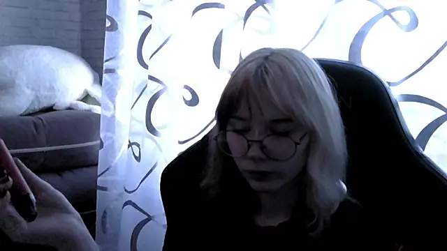 Snapshot of Vi_Nika chatting on 04.15.26 Vi Nika online show from 04.15.26