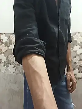 Snapshot of itsmemadhu2019 chatting on 05.18.26 itsmemadhu2019 online show from 05.18.26