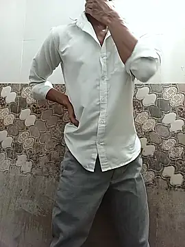 Snapshot of itsmemadhu2019 chatting on 05.20.26 itsmemadhu2019 online show from 05.20.26