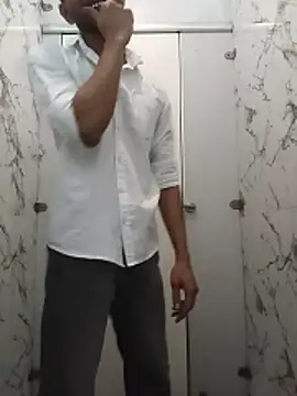 Snapshot of itsmemadhu2019 chatting on 05.27.26 itsmemadhu2019 online show from 05.27.26