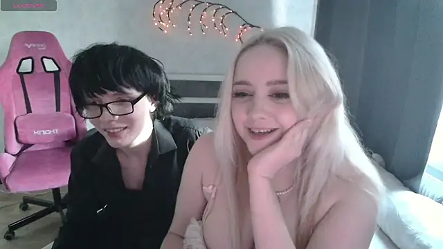 Snapshot of ScallyMilana chatting on 04.27.26 ScallyMilana online show from 04.27.26