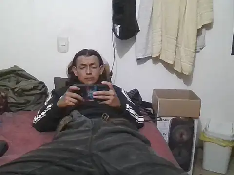 Snapshot of Indiio0 chatting on 04.15.26 Indiio0 online show from 04.15.26