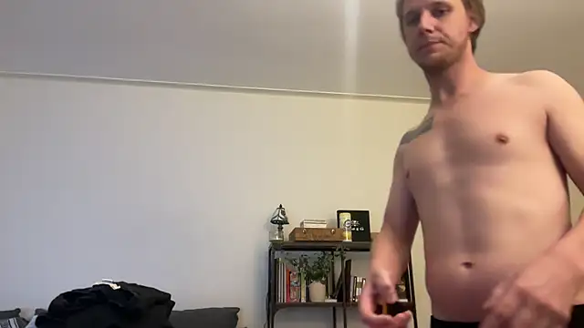 Snapshot of Tippygirl chatting on 04.14.26 Tippygirl online show from 04.14.26