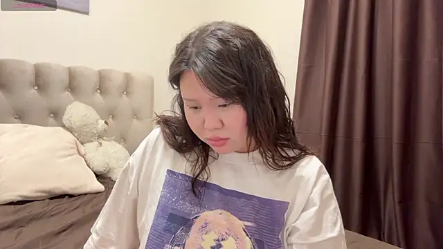 KatherineKiss  online show from 04.26.26