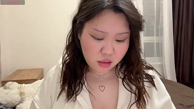KatherineKiss  online show from 04.28.26
