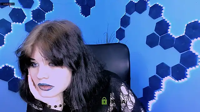 nikki kiss  online show from 05.07.26