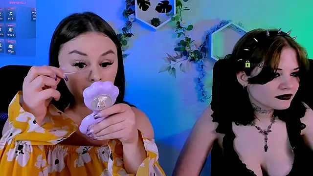 nikki kiss  online show from 07.22.26