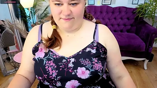 Snapshot of Bella_Blvck chatting on 05.15.26 Bella Blvck online show from 05.15.26