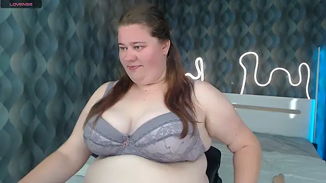 Snapshot of Bella_Blvck chatting on 05.25.26 Bella Blvck online show from 05.25.26