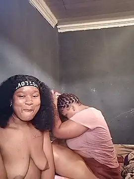 Snapshot of Diva-girl1 chatting on 04.14.26 Diva-girl1 online show from 04.14.26