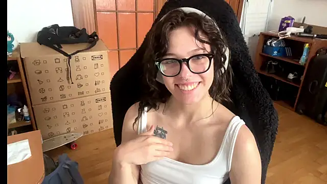 PillowPeachX online show from 06.03.26
