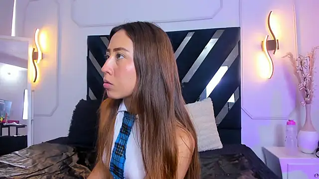 Snapshot of Molly_Sweet__ chatting on 07.17.26 Molly Sweet online show from 07.17.26