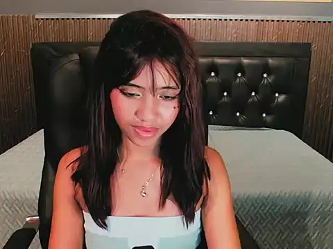 Zafiro Bluex online show from 04.13.26