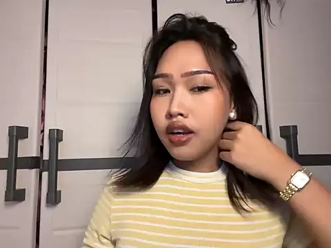 lady clea online show from 04.16.26