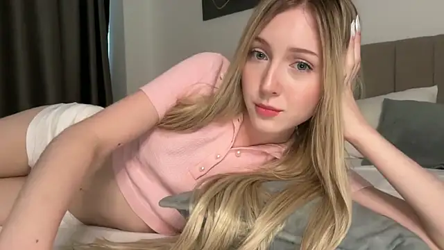 Snapshot of Kattie_Petite chatting on 05.23.26 Kattie Petite online show from 05.23.26