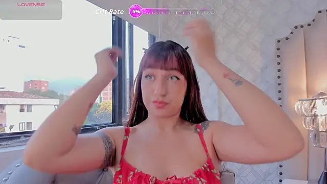 Snapshot of katherine_glow chatting on 05.12.26 katherine glow online show from 05.12.26