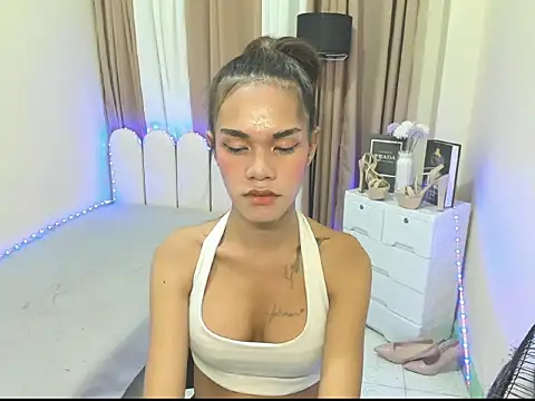 Snapshot of Seductive_aliyah chatting on 06.05.26 Seductive aliyah online show from 06.05.26
