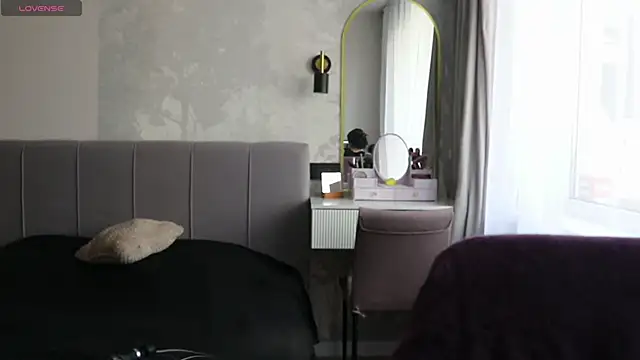 ellyellow online show from 04.17.26