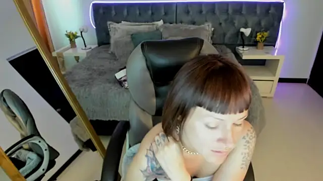 Kim Jeins666  online show from 06.10.26