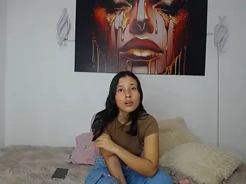 Snapshot of michellna chatting on 04.15.26 michellna online show from 04.15.26