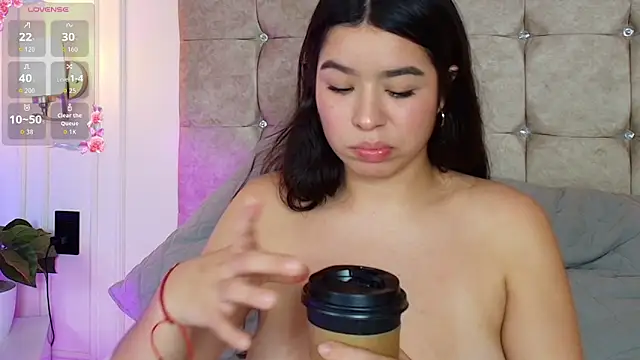 Snapshot of SophieBuitrago chatting on 06.03.26 SophieBuitrago online show from 06.03.26