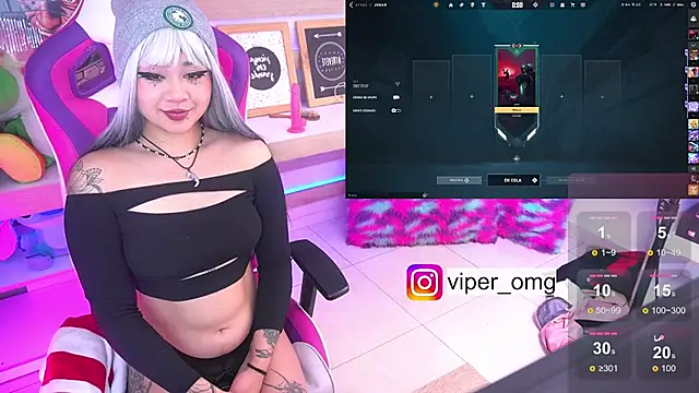 Snapshot of MakiGG_ chatting on 04.24.26 MakiGG online show from 04.24.26
