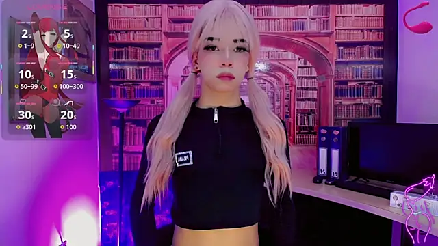 Snapshot of moon_sweet- chatting on 04.18.26 moon sweet- online show from 04.18.26