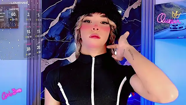Snapshot of moon_sweet- chatting on 05.26.26 moon sweet- online show from 05.26.26