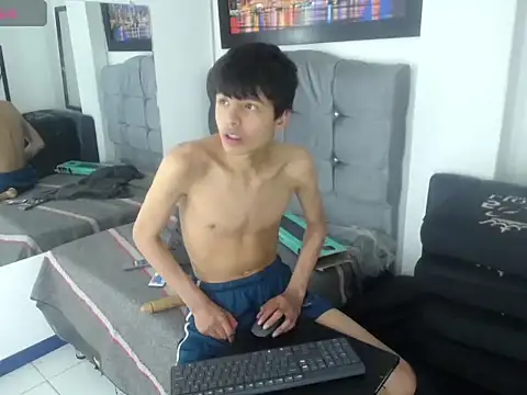 Snapshot of alex_it0 chatting on 04.29.26 alex it0 online show from 04.29.26