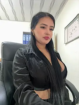 Snapshot of Sara_fun chatting on 02.14.25 Sara fun online show from 02.14.25