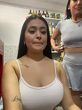 Snapshot of Sara_fun chatting on 11.23.25 Sara fun online show from 11.23.25