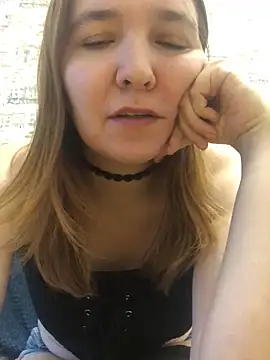 Snapshot of Chill_Babe chatting on 04.16.26 Chill Babe online show from 04.16.26