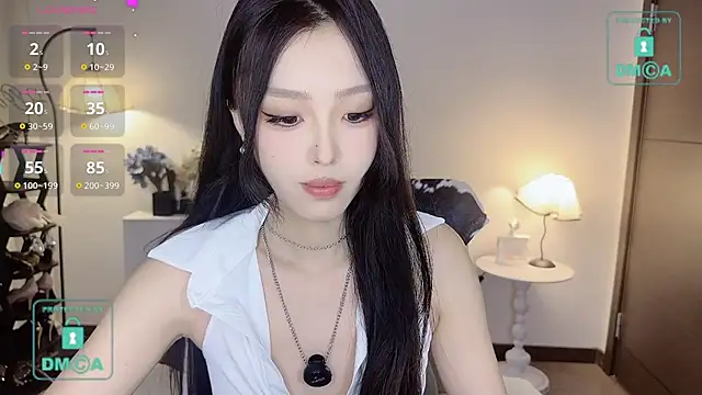 Snapshot of IAIA_iris chatting on 07.04.26 IAIA iris online show from 07.04.26