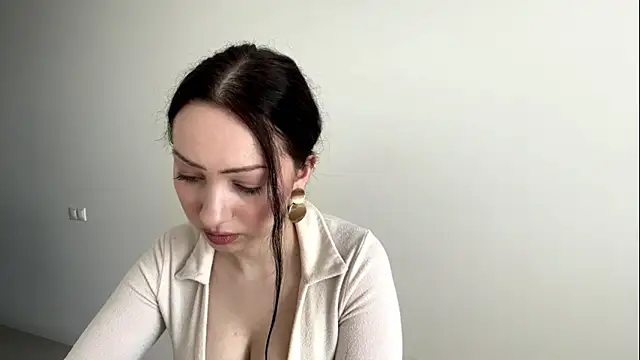 Snapshot of Meow_Alika chatting on 06.11.26 Meow Alika online show from 06.11.26