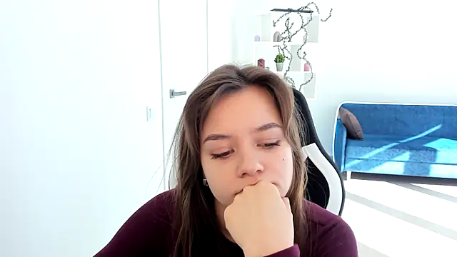 BrunaLinklater online show from 04.16.26