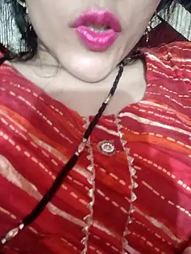 Snapshot of Sexy_Hena_69 chatting on 05.04.26 Sexy Hena 69 online show from 05.04.26