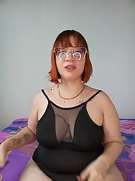 Curves Nina online show from 07.11.26